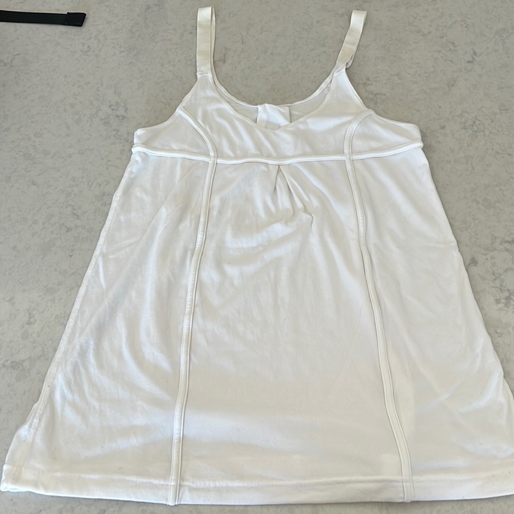 Lululemon tank top all white size 8